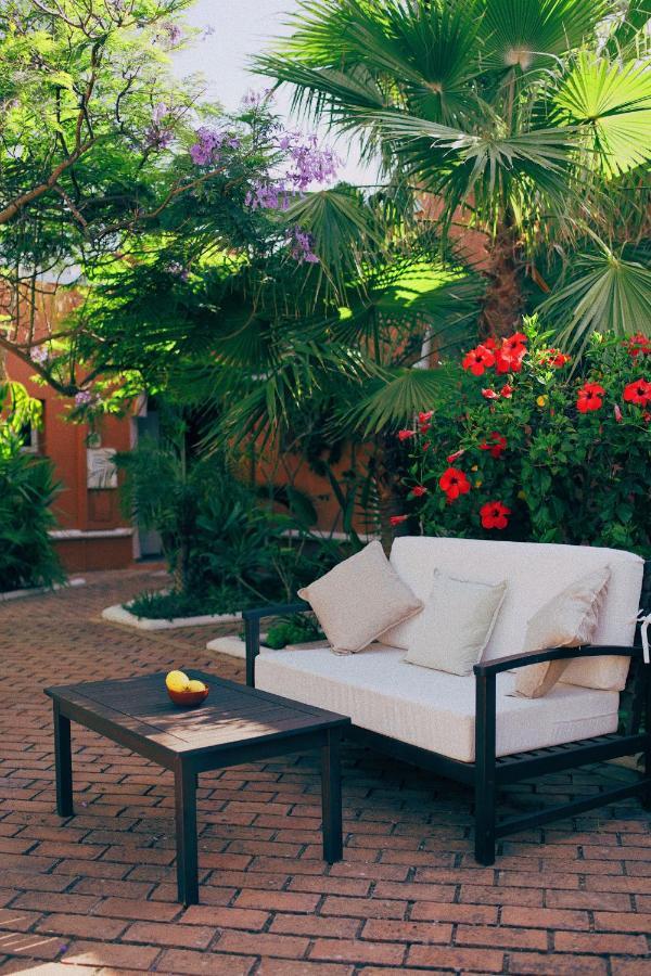 Hotel Madreselva - Grupo Califa لوس كانيوس دي ميكا المظهر الخارجي الصورة