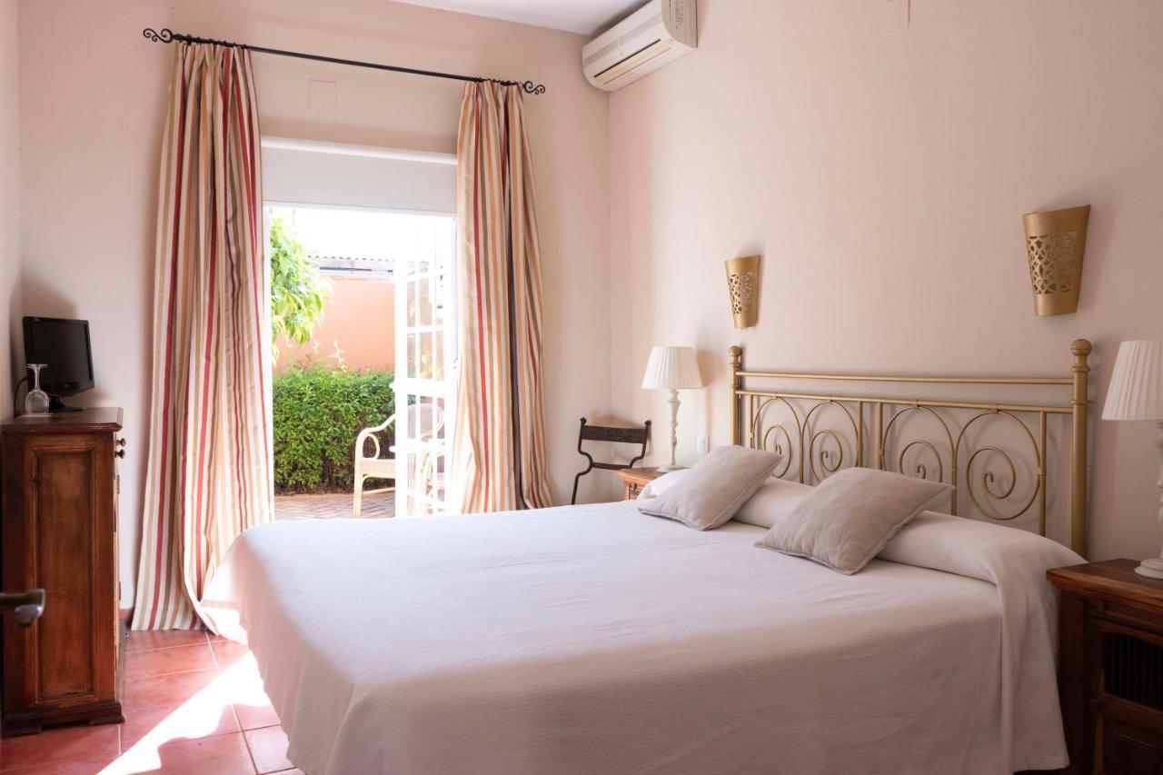 Hotel Madreselva - Grupo Califa لوس كانيوس دي ميكا المظهر الخارجي الصورة