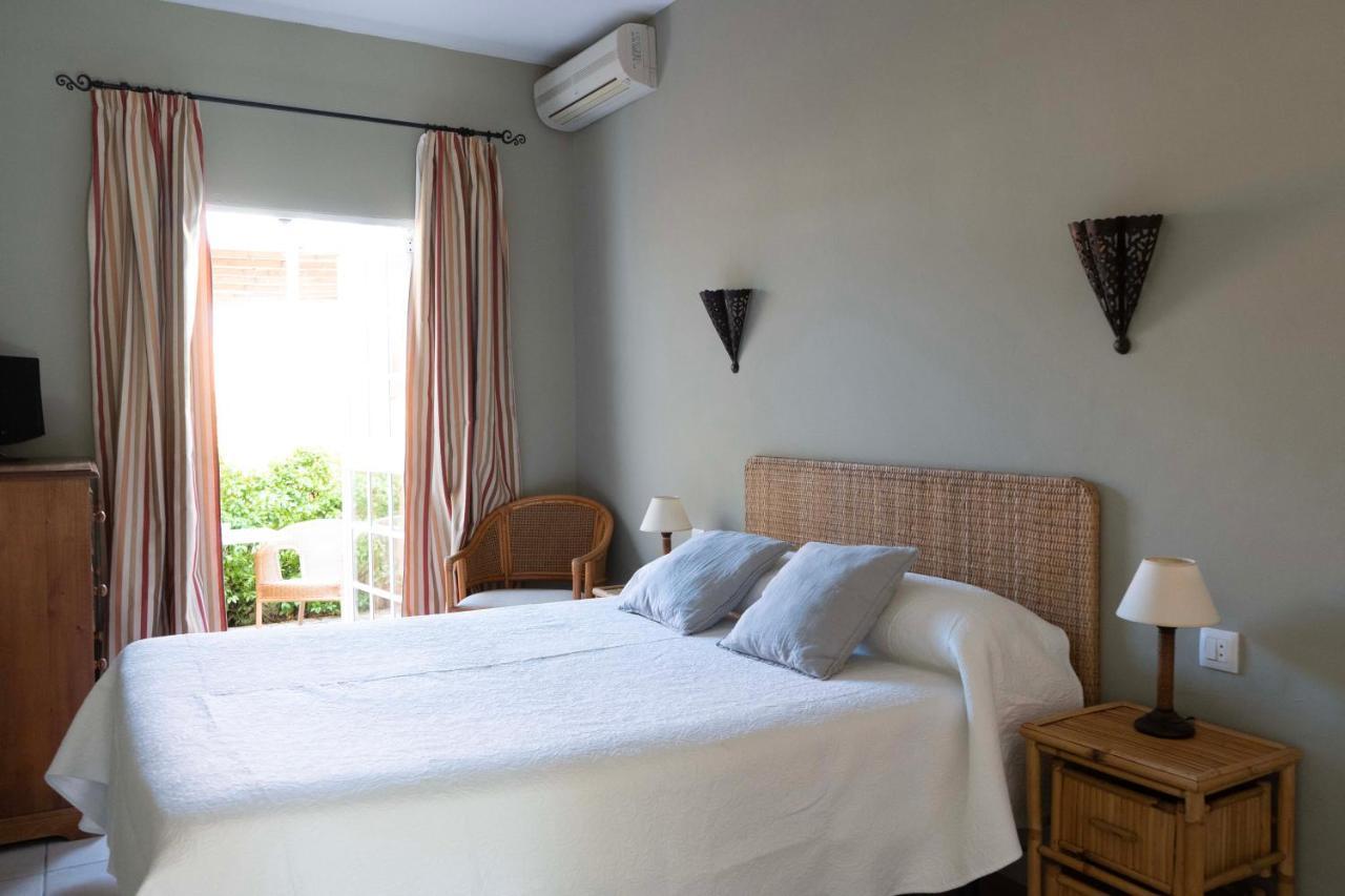Hotel Madreselva - Grupo Califa لوس كانيوس دي ميكا المظهر الخارجي الصورة