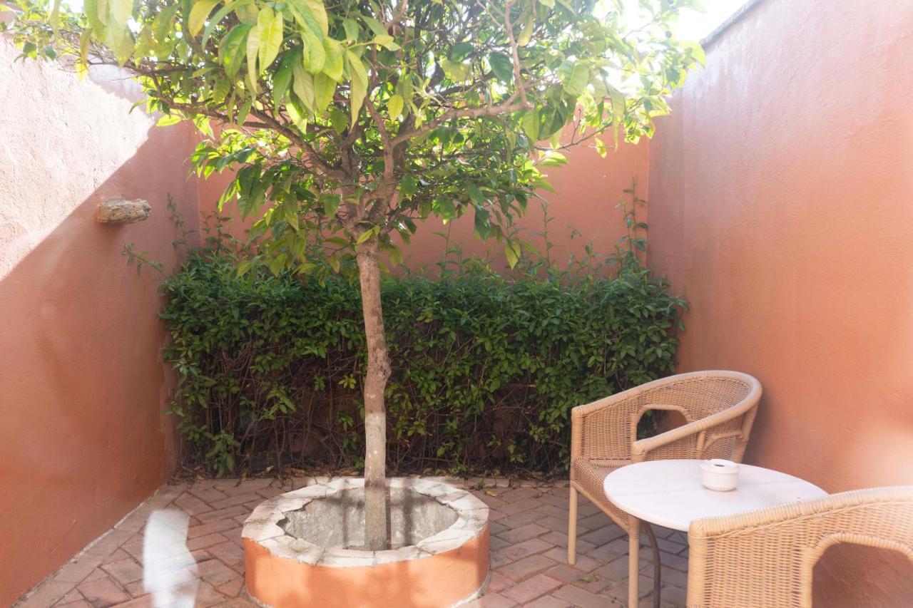 Hotel Madreselva - Grupo Califa لوس كانيوس دي ميكا المظهر الخارجي الصورة